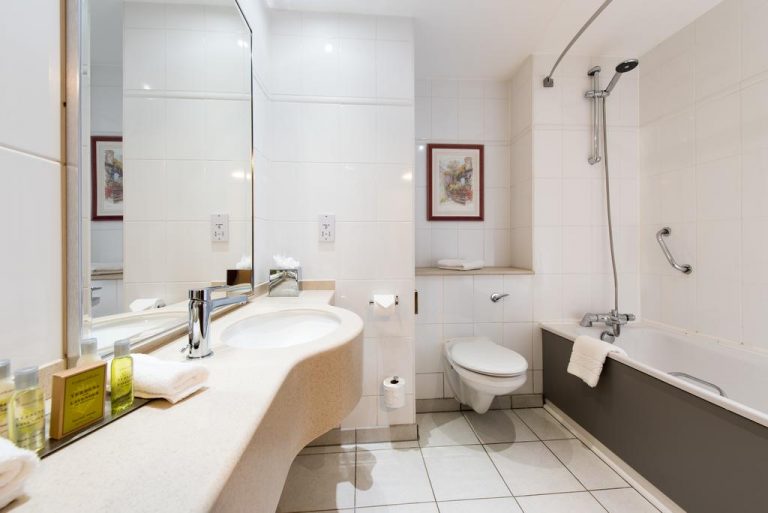 DoubleTree by Hilton Edinburgh Airport4 768x513